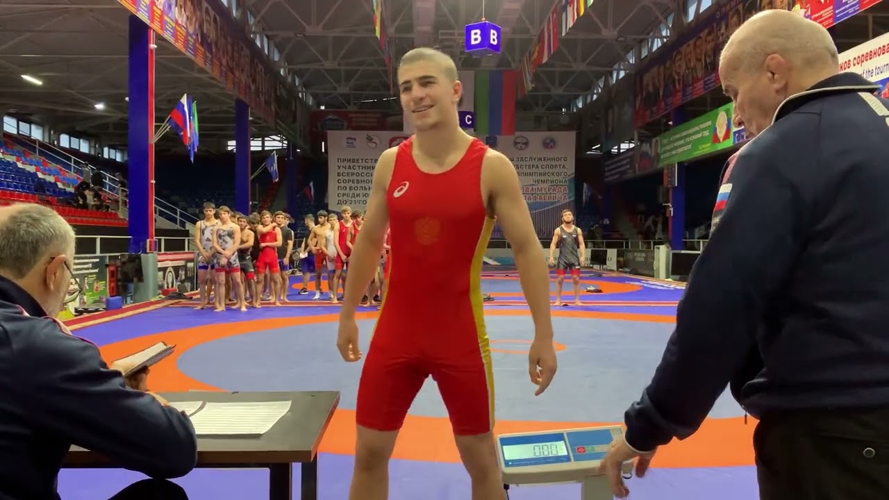 Взвешивание борцов до 70 кг на мастерском турнире на призы Мурада Умаханова. 7 декабря 2025.