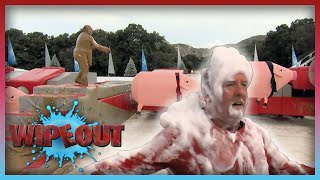 Bonkers Eskimo From The North Pole Takes on the Course With Skis | Wipeout