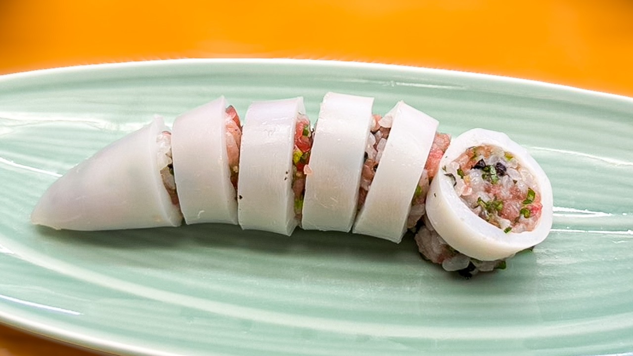 【唯一無二のスペシャリテ】ジンドウイカのテッポウに感動…創業61年の老舗町寿司が旨すぎる【松乃寿司】