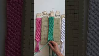 Macrame bookmark 🔖 #macrame #macrametutorial #bookmark #diy #booklover #diymacrame #craft #livros