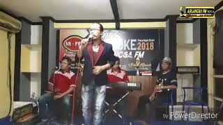 Cubo kowe dadi aku Arya satria di final lomba karaoke Airlangga fm 2018