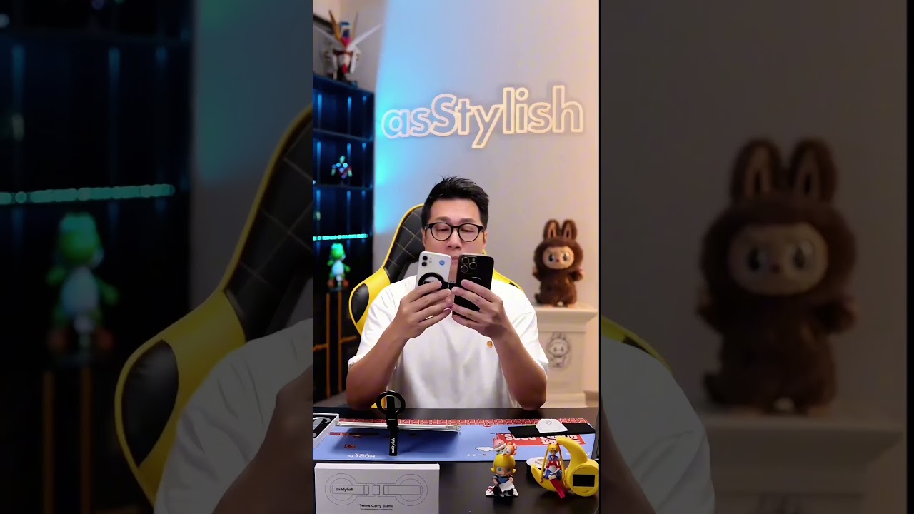 TCS dual magnetic design can hold two mobile phones at the same time. 