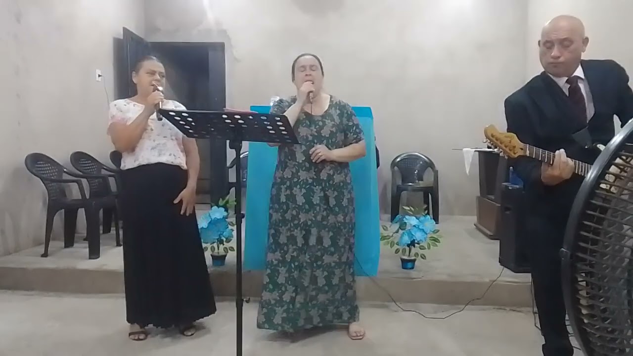 Trio. Maranata  louvando a Deus 