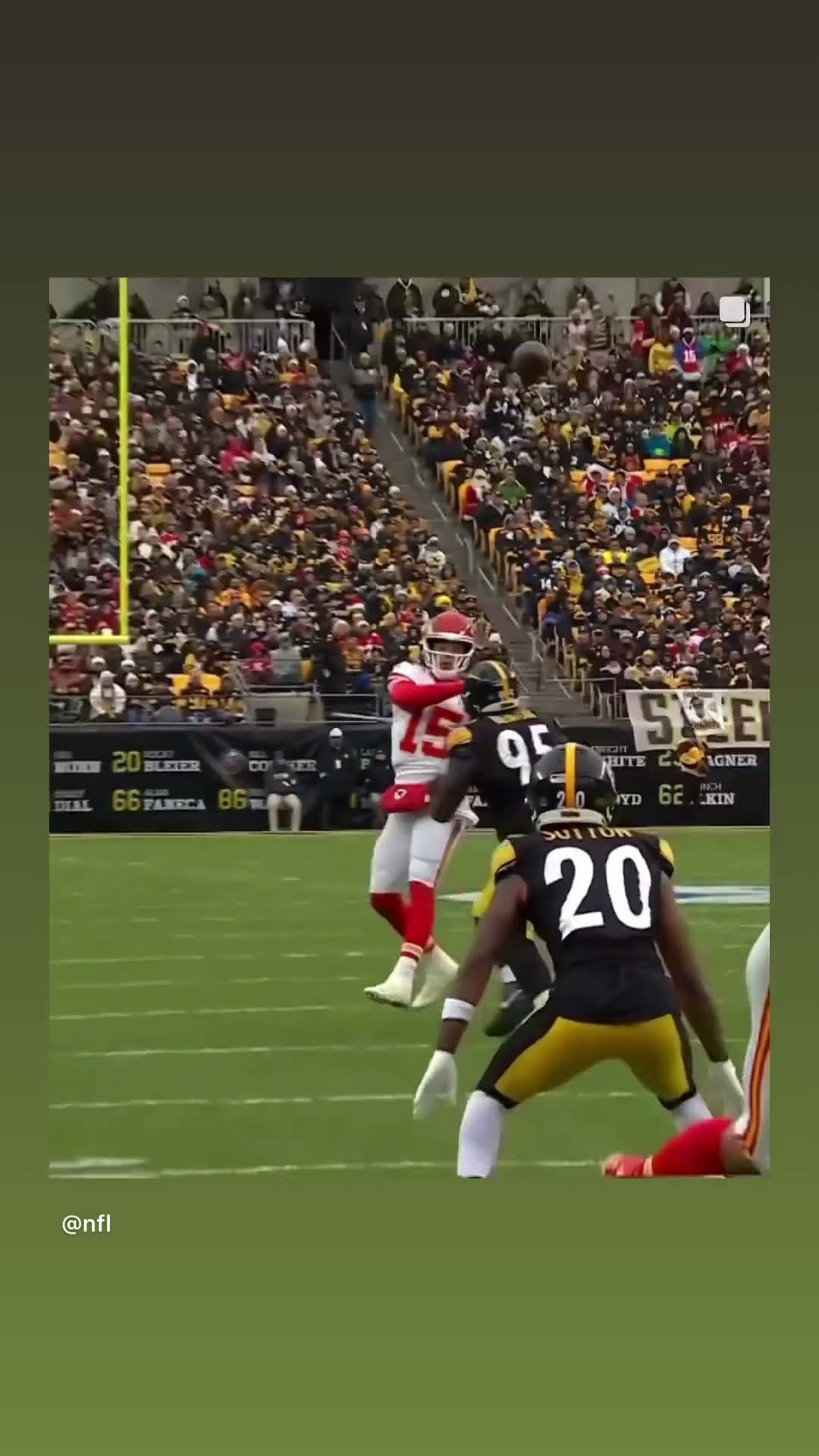 Miscommunication #hoodnews #patrickmahomes #traviskelce #chiefs #football #touchdown #catch #omg #i