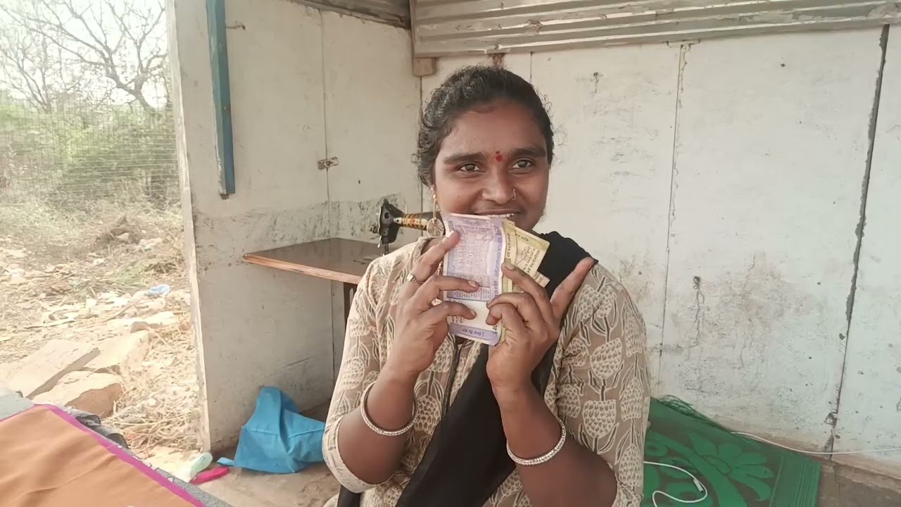 మొదటి రోజు షాప్ లో నా సంపాదన 🤗/షాప్ లో మొదటి రోజు మొత్తం ఇలా గడిచిపోయింది🙆/Swathi Varun!!