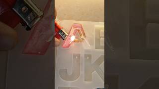 Resin keychain..#resin #resinart #diykeychain #keychain #resincrafts #craft #diy #tutorial #shorts screenshot 5