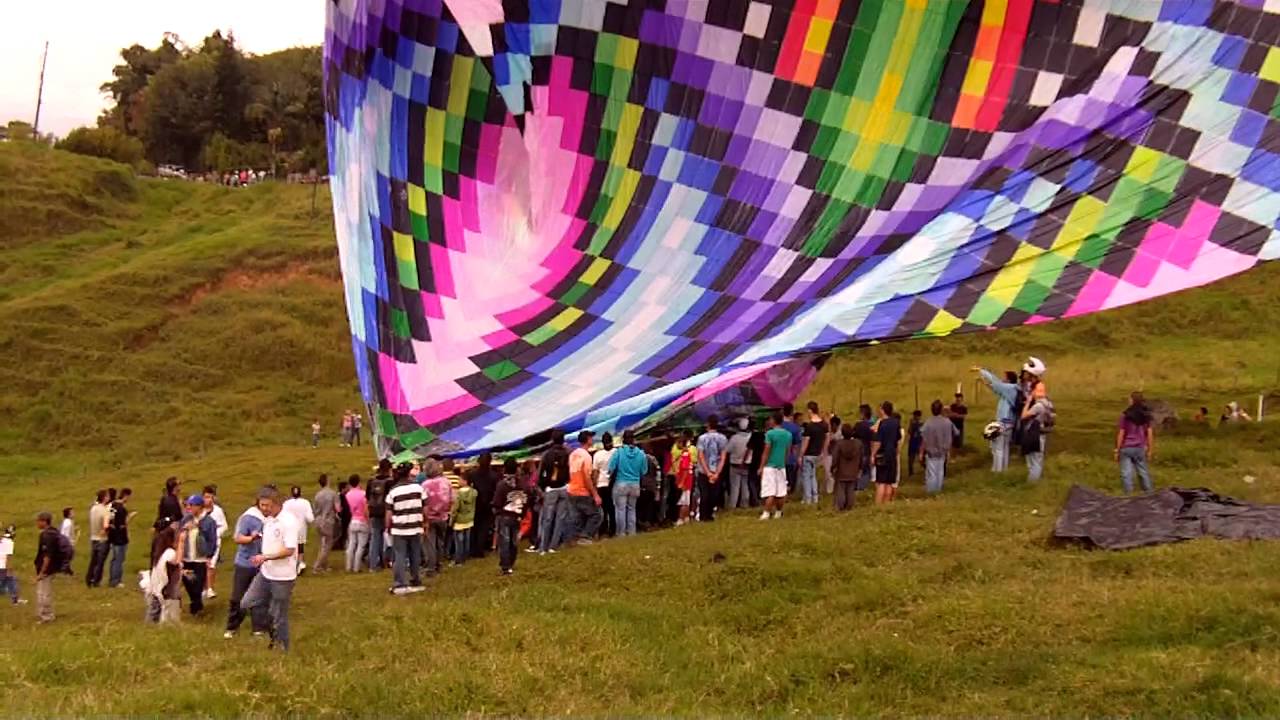 Elevando globo de 10.400 pliegos