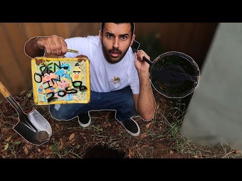 FOUND A TIME CAPSULE WHILE METAL DETECTING IN MY BACKYARD!!! YOU WON'T BELIEVE WHAT WAS IN IT..
