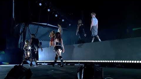 Thumbnail of Tate McRae - Revolving door (Live from Lollapalooza Brasil)