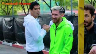 2017 Luis Suarez in a challenge that Control the ball  of 35 meters in the presence of Messi