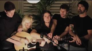 1 gitar dimainkan 5 orang