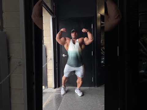 العملاق حسن مصطفي والصعود لمستر اوليمبيا مع اشرف الحوفي الاجسام 