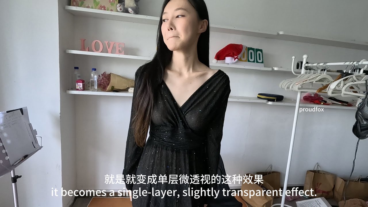 美美的可可展示我们proudfox设计的一款拉伸后透视的连衣裙