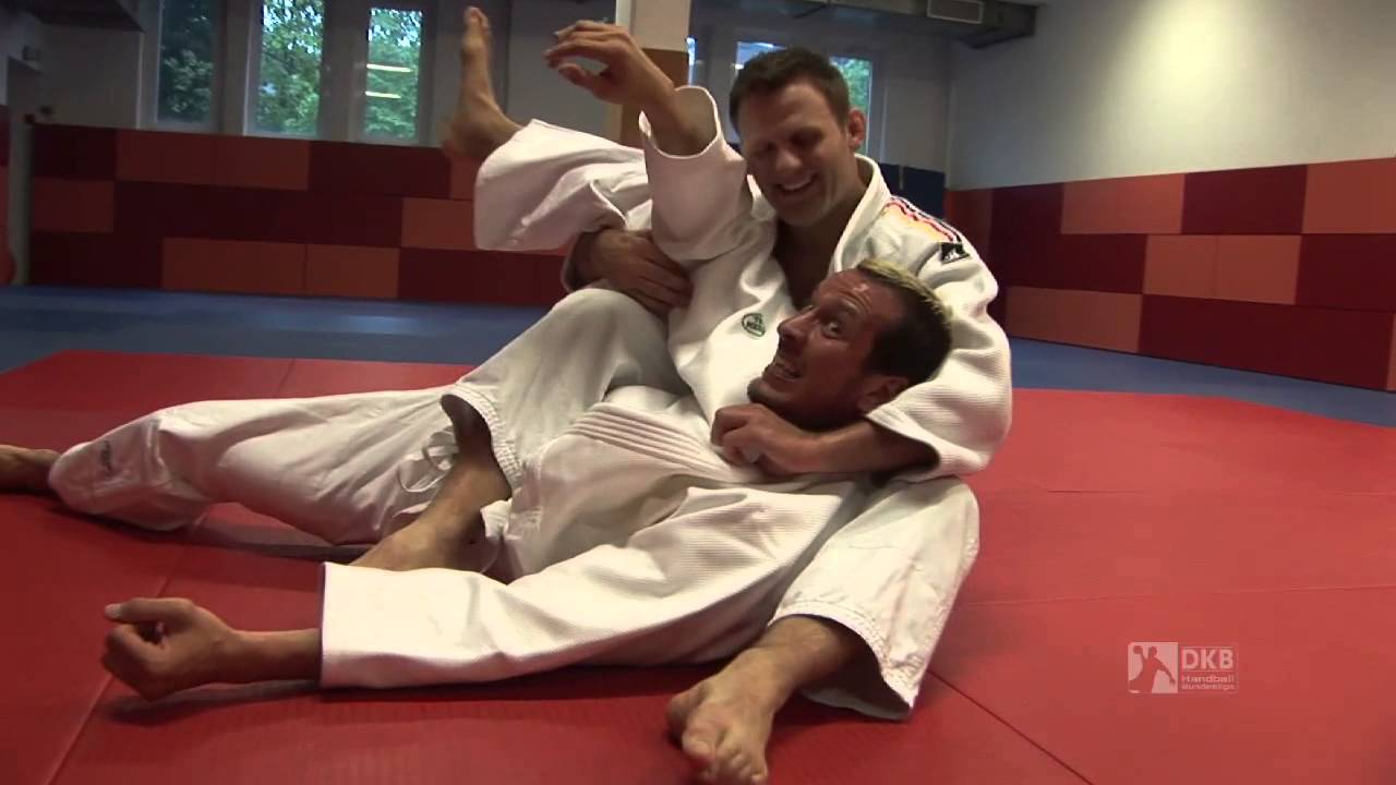 Pascal Hens trifft Bischof: Pommes härtester Wurf