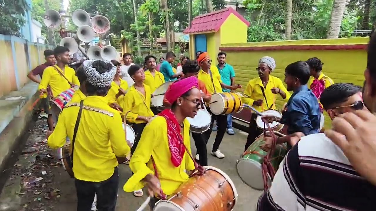 Dhaker Taley I Poran Jai Jolia Re  Move song | Dev ISubhashree ) | JeetGannguli 