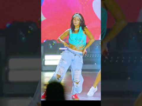 효린 혼자 부르는 <strong>Touch</strong> <strong>My</strong> <strong>Body</strong> 울산 음악중심
