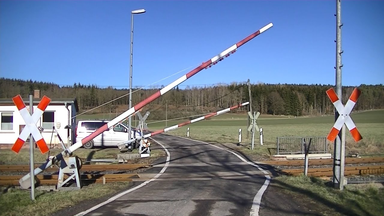 Spoorwegovergang Oberrohn (D) // Railroad crossing // Bahnübergang