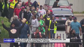 Striking auto workers and Detroit companies appear to make progress in contract talks