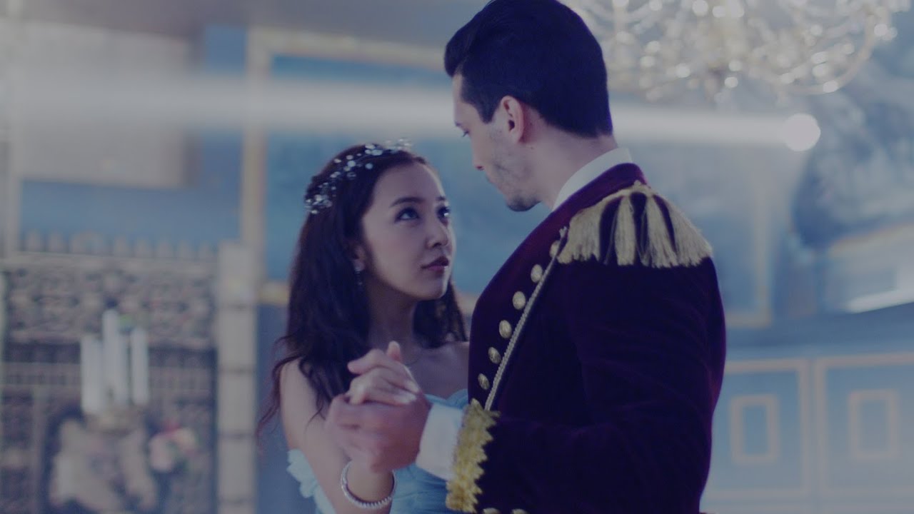 HIDE & SEEK」MV DIGEST／板野友美 - YouTube