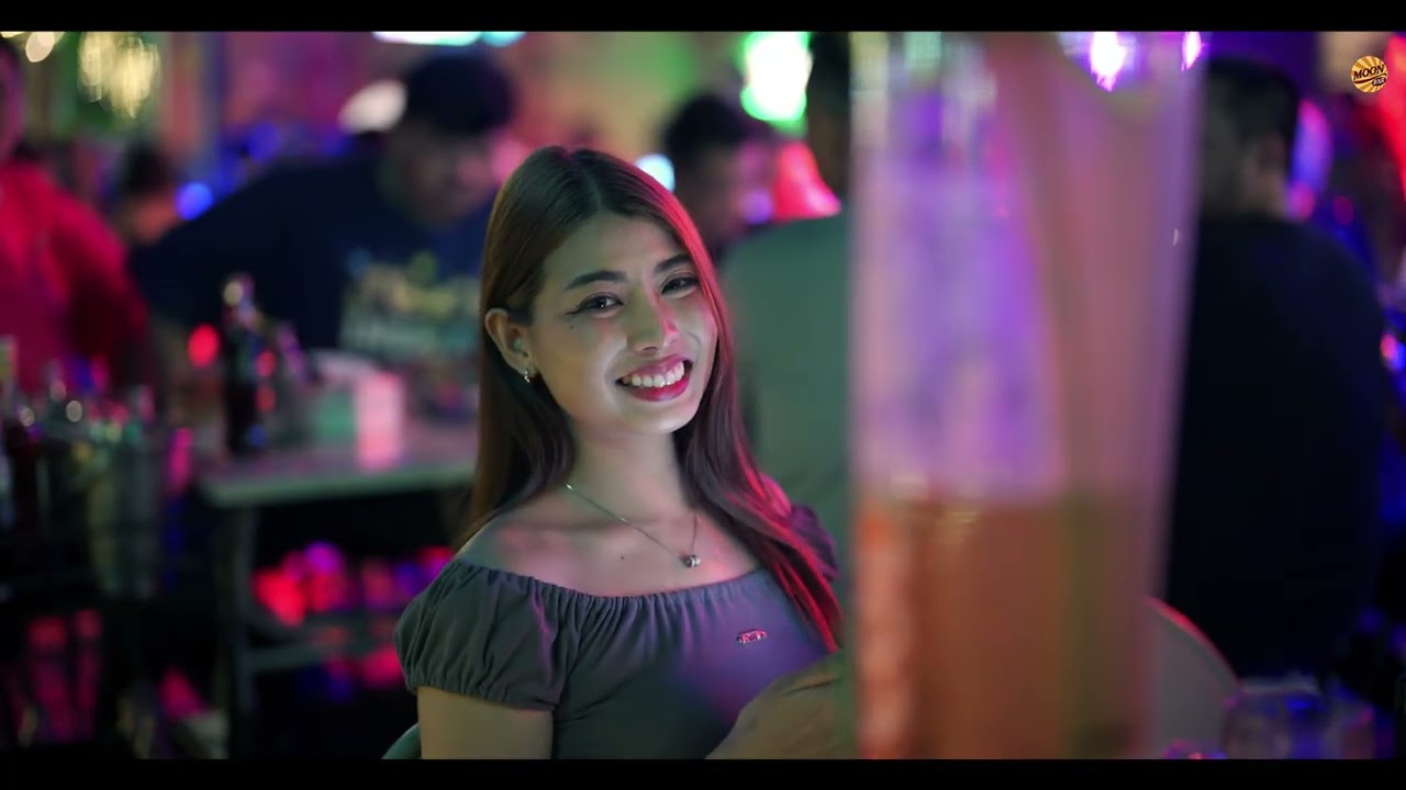 ซิลลี่ฟูลส์ - Hey คิดถึง ไหนว่า แกล้ง ที่นี่ เดอะมูนส์บาร์ auf YouTube ansehen ซิลลี่ฟูลส์ - Hey คิดถึง ไหนว่า แกล้ง ที่นี่ เดอะมูนส์บาร์ auf YouTube ansehen
