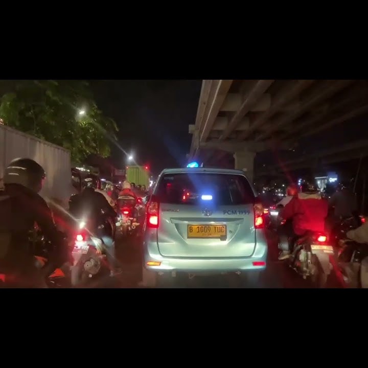 Suasana Jakarta Malam Hari Saat Para Pekerja Pulang Kerja