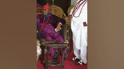 Some Anambra Traditional Rulers Caught Sharing Bribe Money From Anambra Billionaire