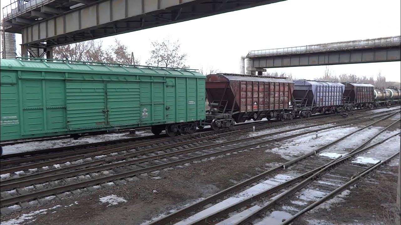 Грузовая станция балаково. На товарную станцию прибыло. На товарную станцию прибыло. Сортировочная станция ржд. Парк вагонов инская.