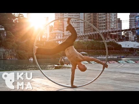 The REAL Lord of the Ring - Mesmerizing Street Performer! Taiwan 台灣 非常了不起的街頭藝人