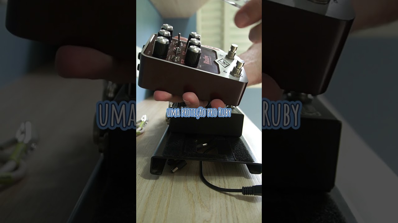 Esse é um pedalboard minimalista