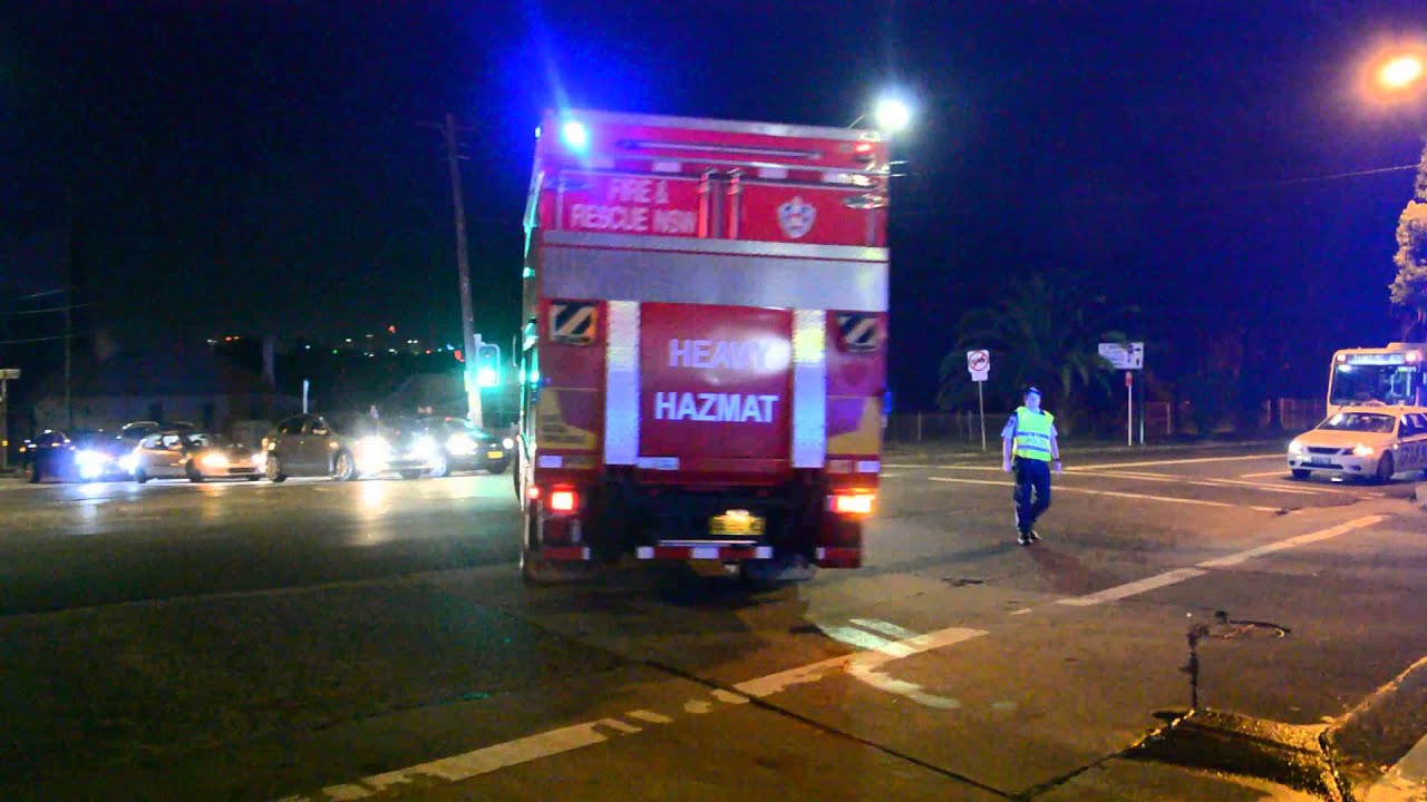 Fire And Rescue NSW - Heavy Hazmat 13 - YouTube