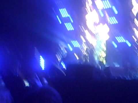 Oasis - Wonderwall 3.03.09 (Bercy)