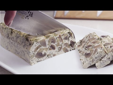 Video: Wie Man Fleisch Mit Pilzen Im Slawischen Stil In Töpfen Kocht