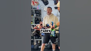 To catch or to parry? 🤷🏻‍♂️ #boxeo #boxing #tutorial #boxingtraining #learntobox #viral #shorts