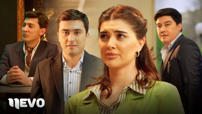 Piknikda yalangoch qizlar