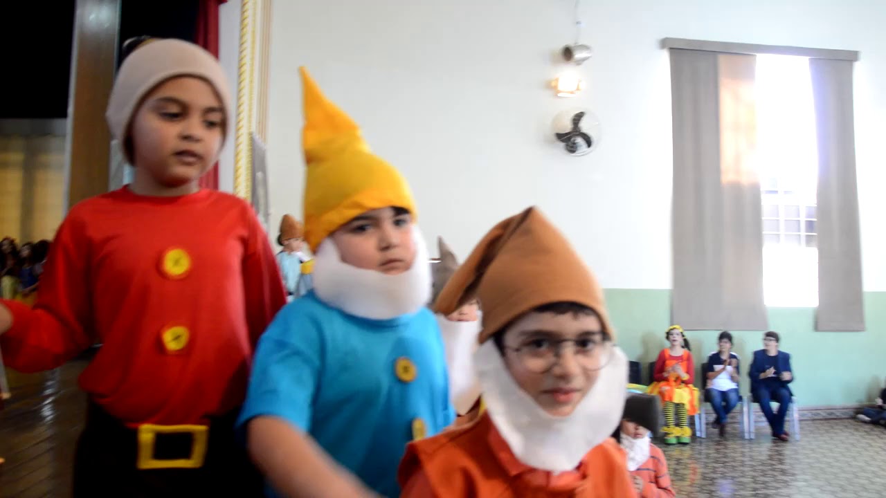 Apresentação: 1ºs Anos - 