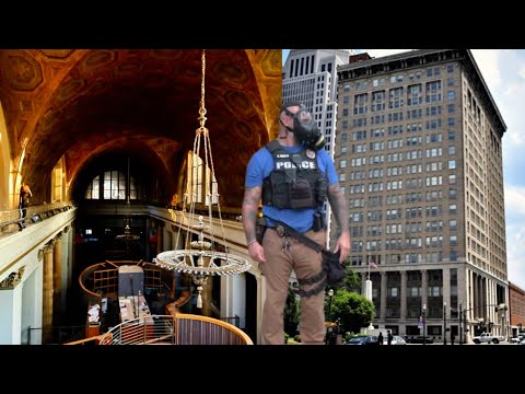 Exploring Abandoned SKYSCRAPER (Raided by Police)