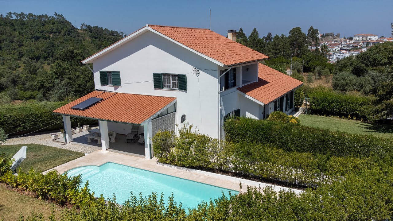 Stunning Luxury Villa in Portugal with Lush Gardens and Pool