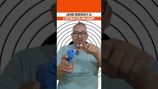 Mano dominante al disparar con una mano