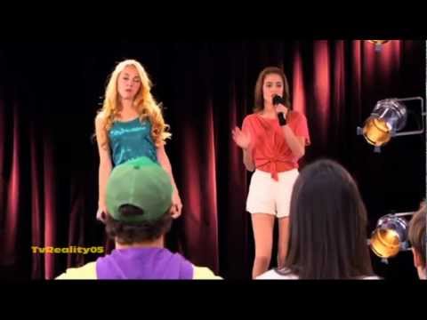 Violetta Momento Musical - Violetta y Ludmila cantan "Te Creo "