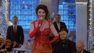 Video voorbeeld van "Doris Dragovic - Ni rici (Live, A strana, 25.12.2021)"