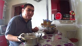 Кирилл Торгояков принял вызов по поеданию варёных яиц первый участник Кирилл Торгояков принял вызов по поеданию варёных яиц первый участник