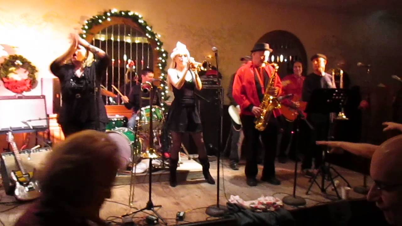 The Rip-It-Ups play "Walking In A Winter Wonderland"