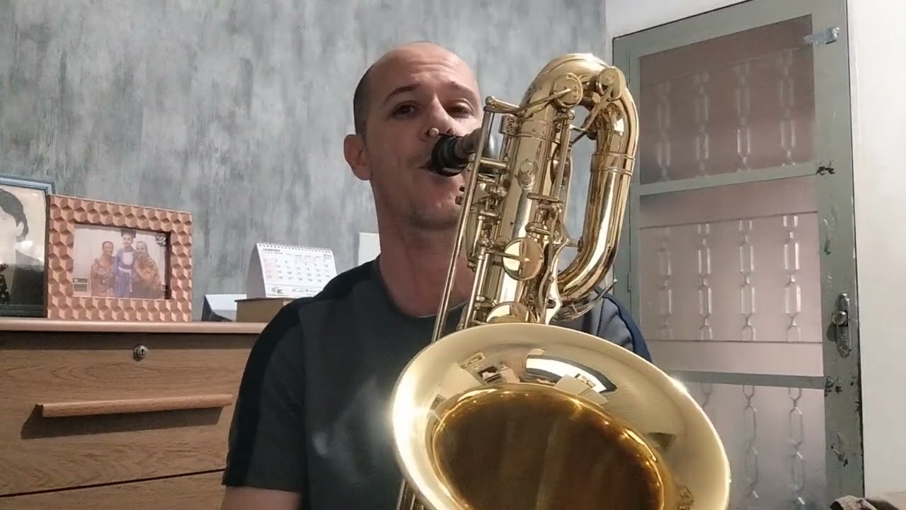 Hino 63 sax Baritono 