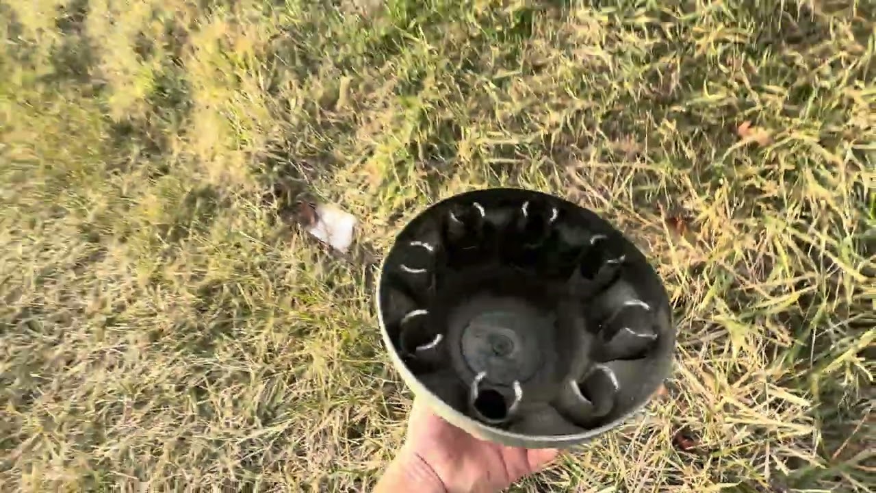 Trailer centercap find