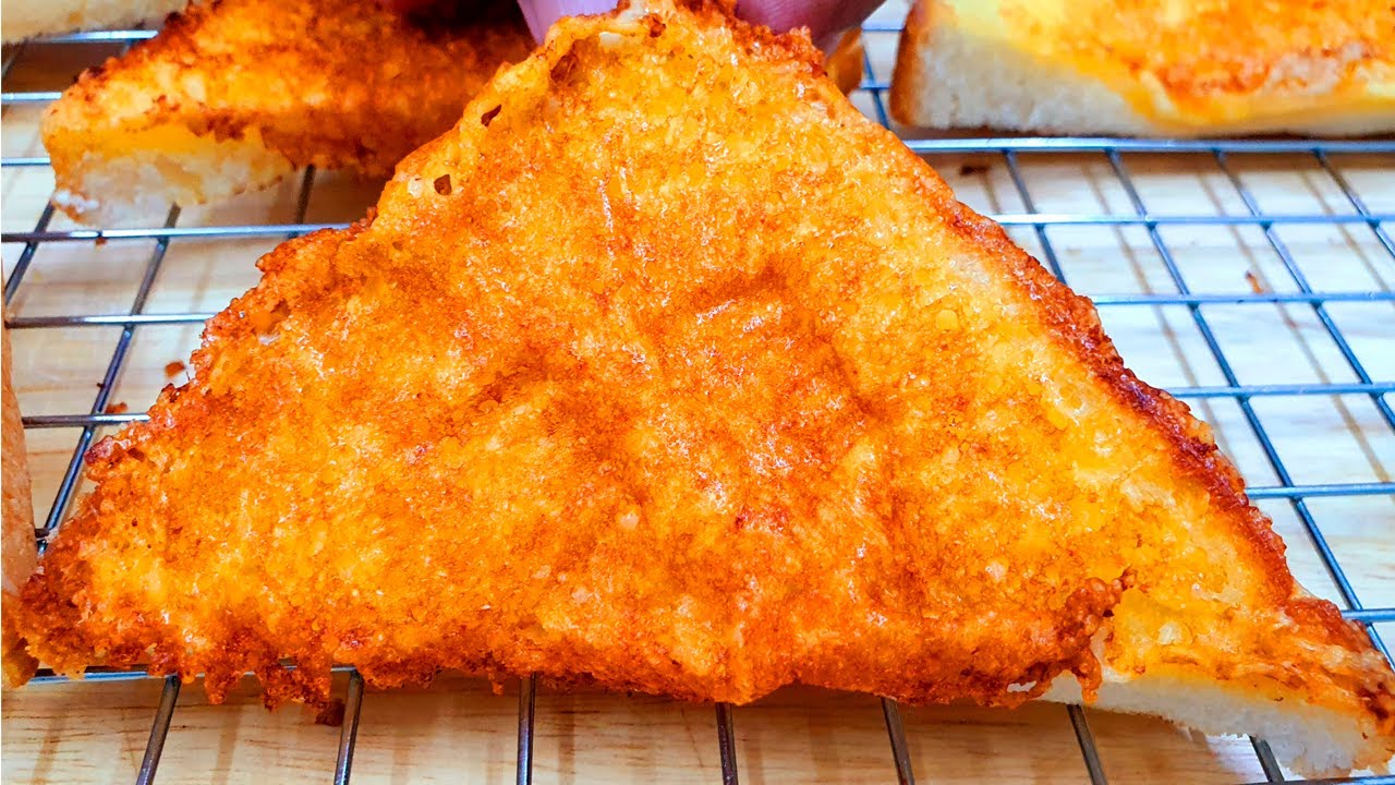 ขนมปังชีสซิสเลอร์ทำโคตรง่าย แกะสูตรขนมปัง Sizzler เอาใจสายชีส