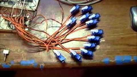 TLC5940 and 12 Servos