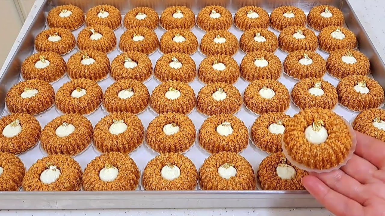 حلوة العشر دقائق بدون بيض بدون زبدة ولا زيت إقتصادية بمكونات بسيطة من أسهل وألذ الحلويات