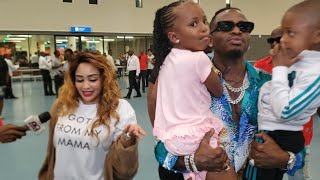 VIDEO:DIAMOND ampokea ZARI na watoto wake Airport,wakumbatiana/ZARI afunguka penzi lao kurudi,tazama