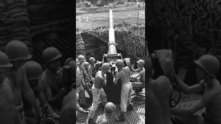 World War 2 Photo: US Army anti-aircraft gun crew manning their 3-inch M3 AA gun at, New Guinea,1943