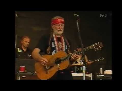 ウィリー・ネルソンWillie Nelson  ①On The Road Again ②Pancho And Lefty (New Orleans Jazz Fes.1999)